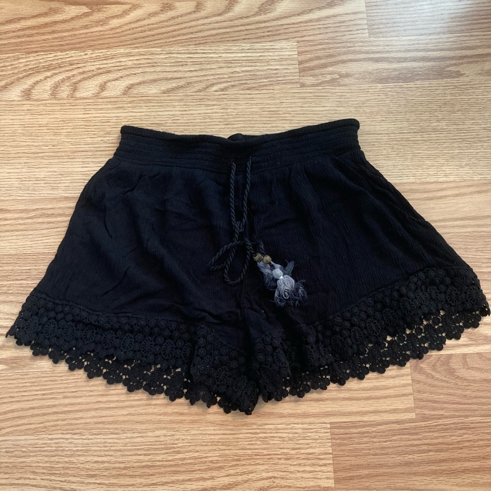 Mudd shorts, womens black boho shorts, stretch shorts, accent edges